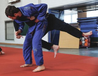 🤝🤜🤛 
#bjj #jiujitsu #bjjberlin #brazilianjiujitsulifestyle #brazilianjiujitsu #grappling #bjjlifestyle #martialarts #jiujitsulifestyle #fitness  #oss #bjjlife #training #ibjjf #gym #jiujitsulife #bjjgym #submission #armbar #nogi #mixedmartialarts #oss #osu #bjjwhitebelt #bjjbluebelt #faixaazul #faixabranca